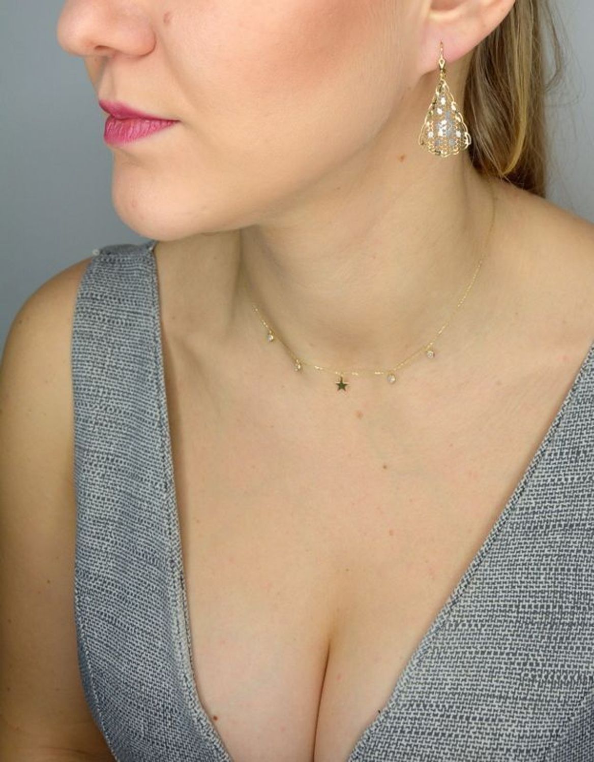 Złote kolczyki 585 wiszące 'Ażurowe blaszki' KL 1910.jpg